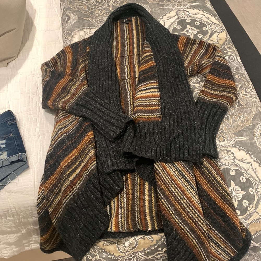 Apt 9 sweater